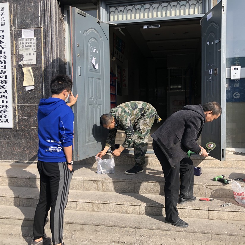 1588149745835799.jpg 圖為:北園春物業(yè)修葺單元門(mén)_副本.jpg